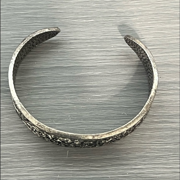 Vintage Silver Cuff Bracelet with Honeycomb or Spider's Web Design, Boho - Picture 5 of 6